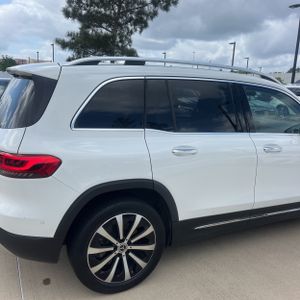 MERCEDES-BENZ GLB - 9