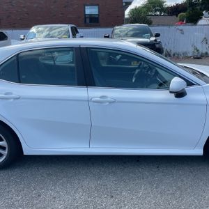 2021 Toyota CAMRY LE thumbnail 11