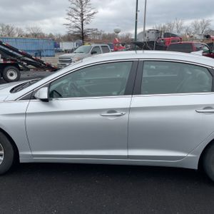 HYUNDAI SONATA BASE - 4