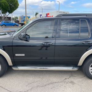 FORD EXPLORER EDDIE BAUER - 4