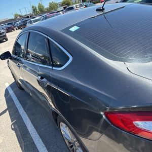 FORD FUSION SE - 4