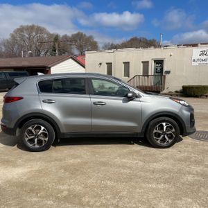 KIA SPORTAGE LX - 10