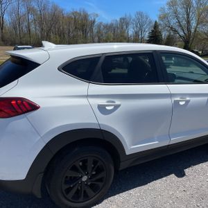 HYUNDAI TUCSON - 9