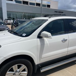 CHEVROLET TRAVERSE LT - 2