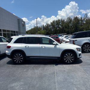صورة 10 لـ 2021 Mercedes-BENZ GLB