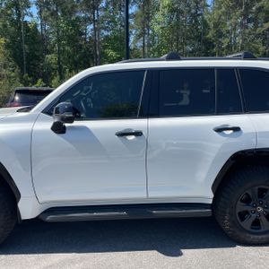 LEXUS LX 700H OVERTRAIL - 4