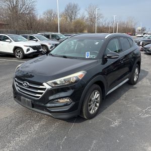 HYUNDAI TUCSON SE PLUS - 1