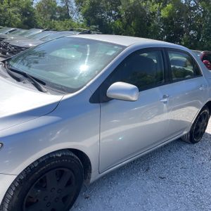 2011 Toyota COROLLA LE 照片 2