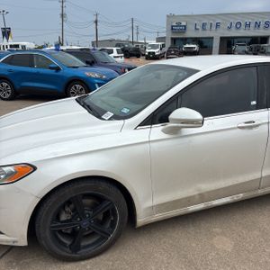 FORD FUSION SE - 2