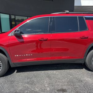 2025 Chevrolet TRAVERSE LT — фото 4
