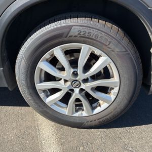 2017 Nissan ROGUE SV 缩略图 18