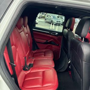 صورة 34 لـ 2016 Porsche CAYENNE BASE