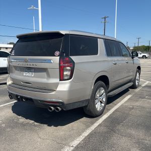 CHEVROLET SUBURBAN PREMIER - 8