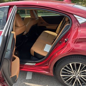 صورة مصغرة 34 لـ 2025 Lexus ES 350 BASE