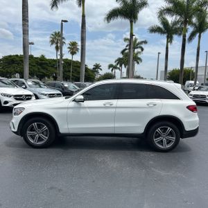 2022 Mercedes-BENZ GLC photo 3