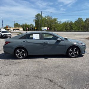 HYUNDAI ELANTRA LIMITED - 10