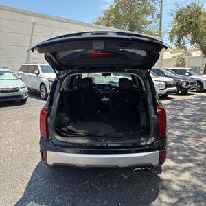 صورة 42 لـ 2024 KIA TELLURIDE S