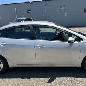 2018 KIA FORTE LX — миниатюра 11