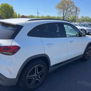 MERCEDES-BENZ GLA - 8