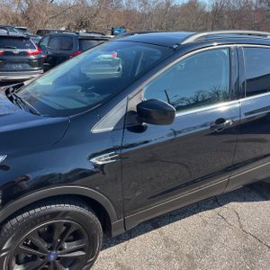 FORD ESCAPE SE - 2