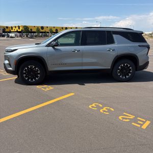 2025 Chevrolet TRAVERSE Z71 照片 3