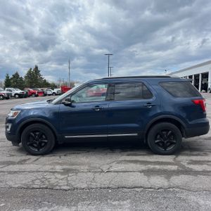 FORD EXPLORER XLT - 3