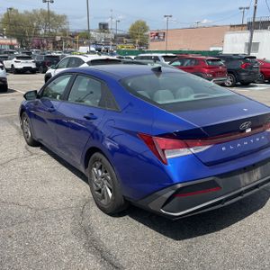 HYUNDAI ELANTRA SEL - 5