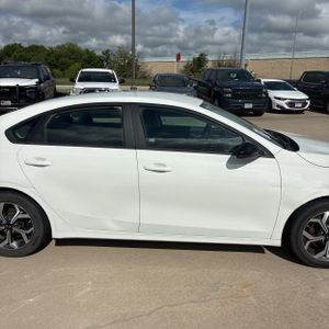 2021 KIA FORTE LXS thumbnail 11
