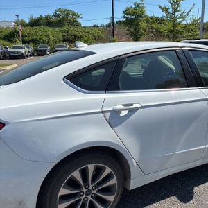 FORD FUSION SE - 9