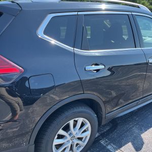 2017 Nissan ROGUE SV — фото 9