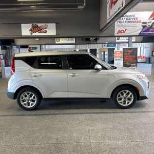 2021 KIA SOUL S 照片 10