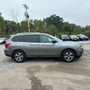 2017 Nissan PATHFINDER SL 照片 10