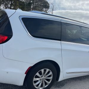 CHRYSLER PACIFICA TOURING L - 9