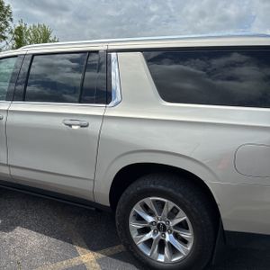 CHEVROLET SUBURBAN PREMIER - 6