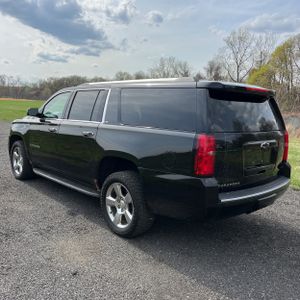 CHEVROLET SUBURBAN LT - 5