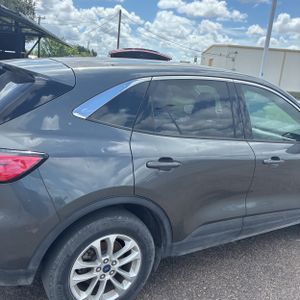FORD ESCAPE SE - 9