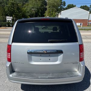صورة 7 لـ 2010 Chrysler TOWN AND COUNTRY TOURING