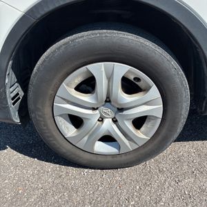 2014 Toyota RAV4 LE — фото 17