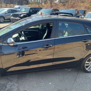 HYUNDAI ELANTRA GT BASE - 4