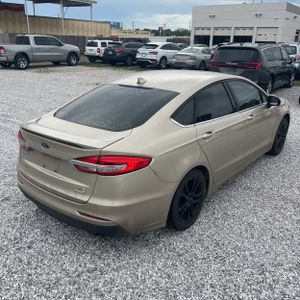 FORD FUSION SE - 8