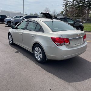CHEVROLET CRUZE LS AUTO - 4