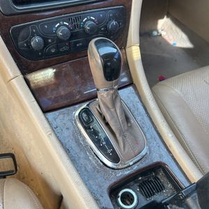 2002 Mercedes-BENZ C-CLASS thumbnail 39