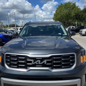 صورة 15 لـ 2024 KIA TELLURIDE S