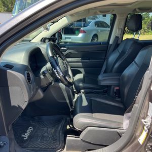 2017 JEEP COMPASS 75TH ANNIVERSARY EDITION — миниатюра 32