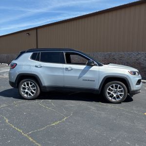 JEEP COMPASS LIMITED 4X4 - 10