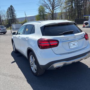 MERCEDES-BENZ GLA - 5