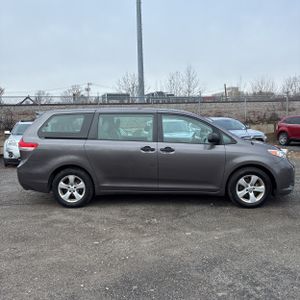 TOYOTA SIENNA - 10