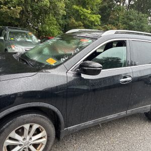 2015 Nissan ROGUE SV 照片 2