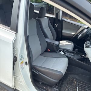 2015 Toyota RAV4 LE 照片 32