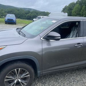 2018 Toyota HIGHLANDER LE 照片 2